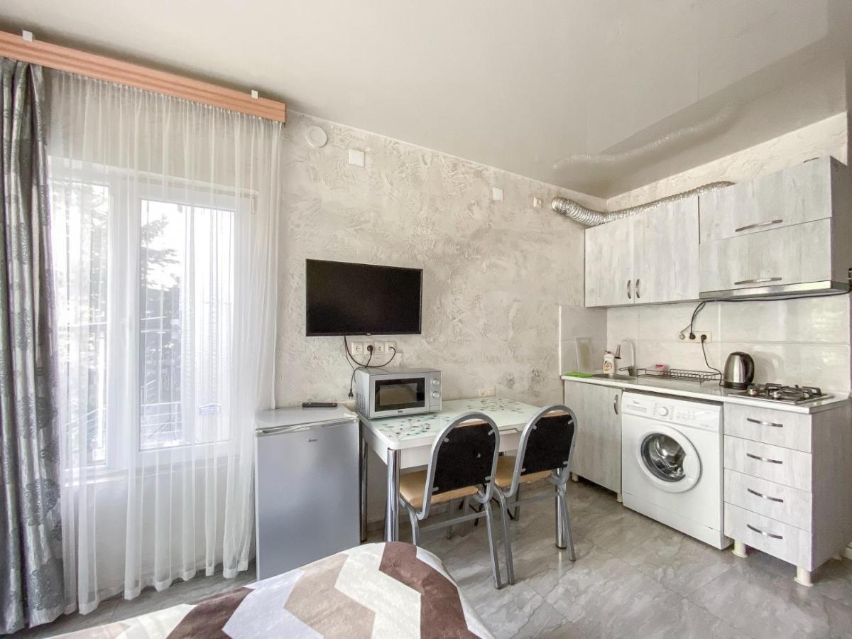 Apartment Studio Maksim Batumi Eksteriør billede