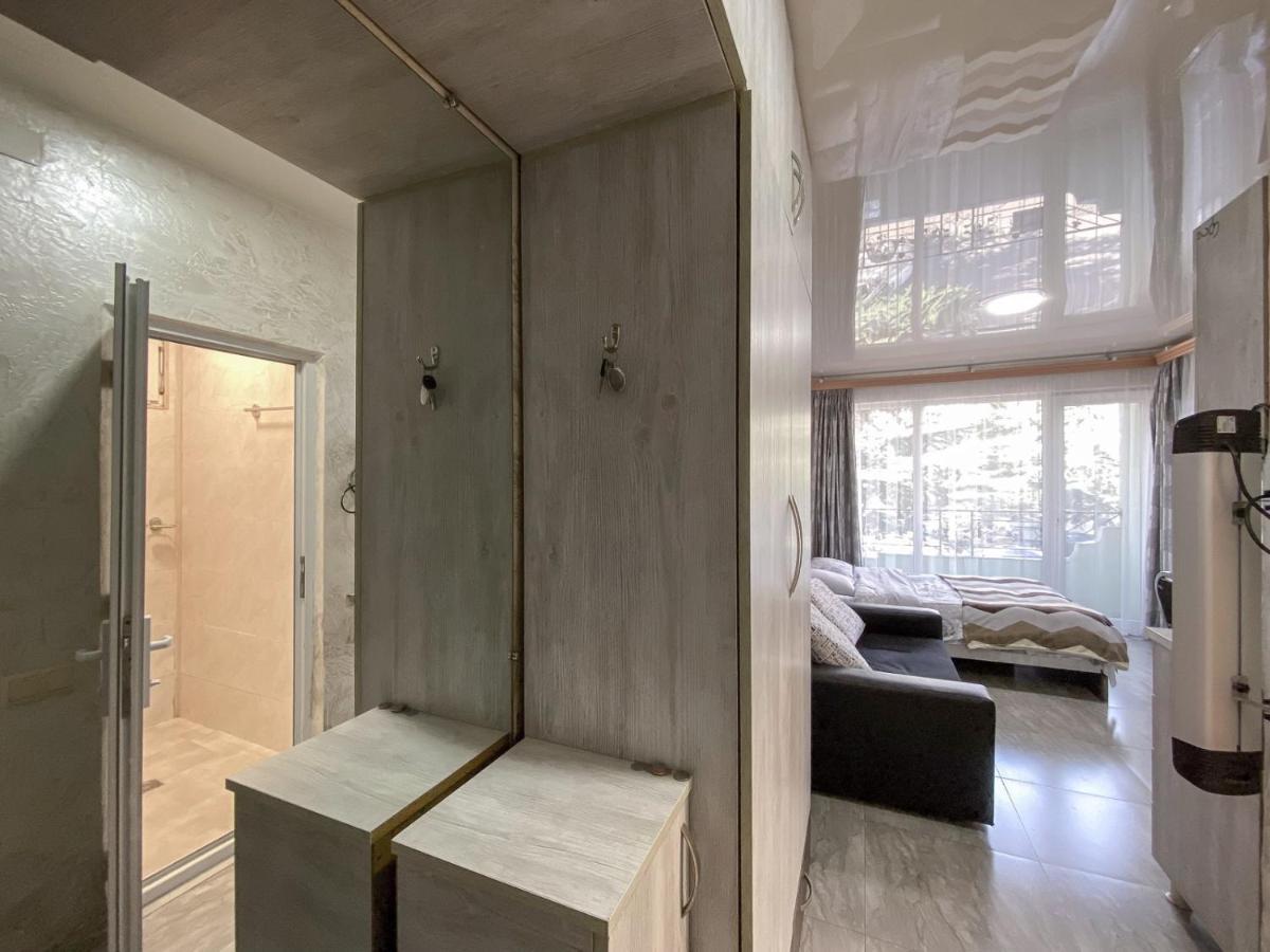 Apartment Studio Maksim Batumi Eksteriør billede